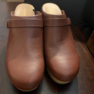 Tan Clogs
